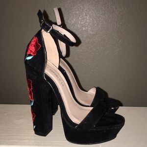 Super cute rose healed shoes